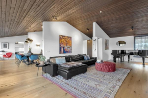 Seaside Villa - 6 Bedrooms HG OOOO6077
